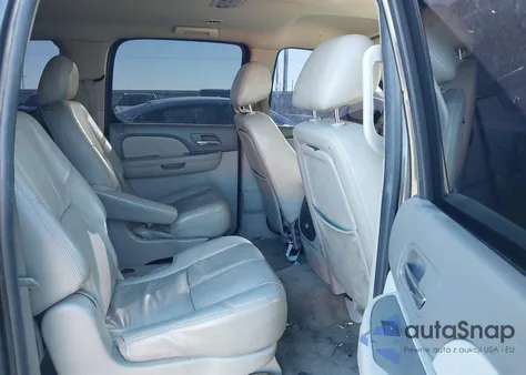 2011 Chevrolet Suburban 1500 Lt1 z USA, uszkodzony, nr VIN 1GNSKJE34BR242629